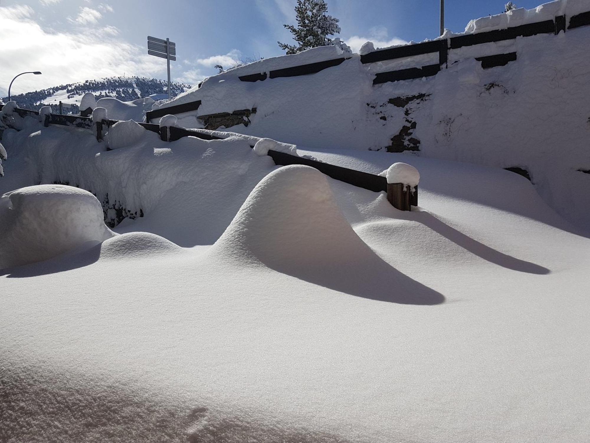 Xalet Refugi Pere Carne Hostel La Molina  Kültér fotó
