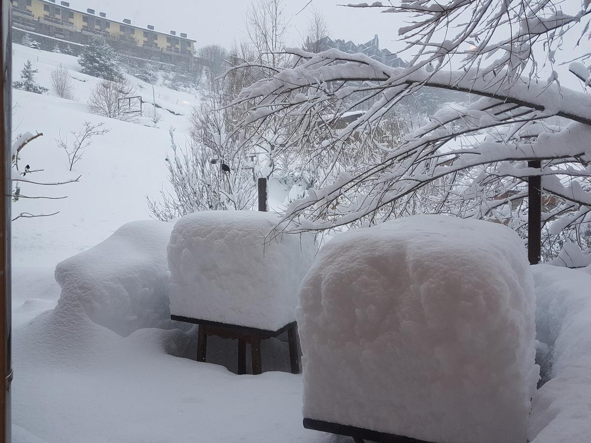 Xalet Refugi Pere Carne Hostel La Molina  Kültér fotó